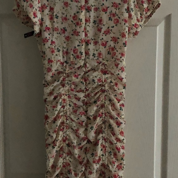 NWT Pink floral scrunch dress- size Small - Picture 5 of 11